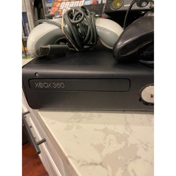 Xbox 360 S BUNDLE + 24 games & accessories - Picture 3 of 12